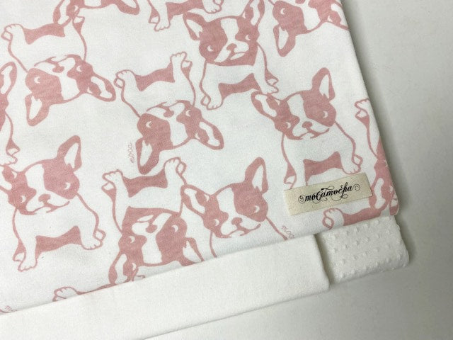 40/コーマスムースニット フレンチブルちゃん柄オフ×スモーキーピンク
