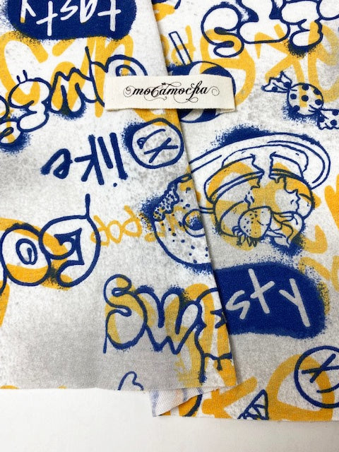 30/-コーマ度詰天竺ニット スイーツグラフィティ柄オフ×マンゴー
